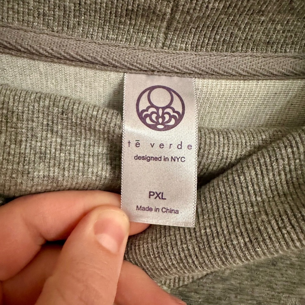 Te Verde Cozy Gray Women's Sweater - Size PXL - Picture 3 of 8